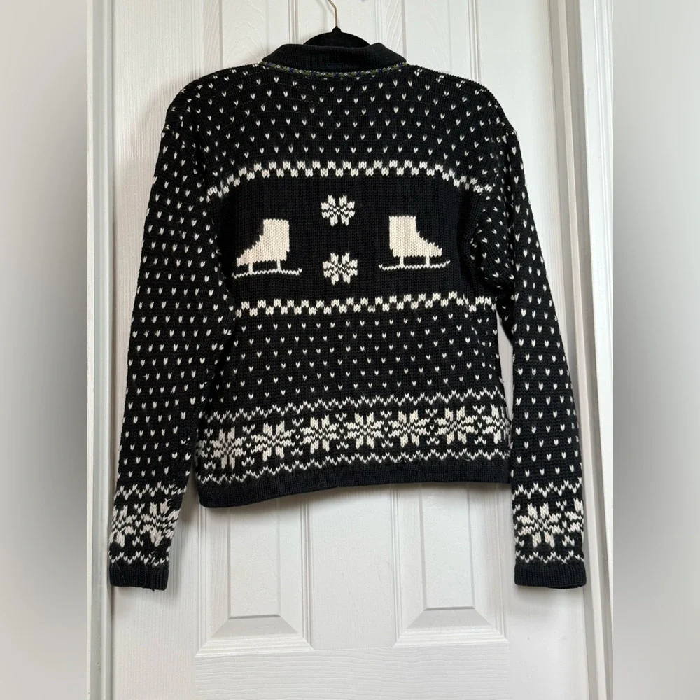 VTG Grandpacore Newton Trdng Co Sweater skater ornate front closure blk & white - Picture 6 of 6